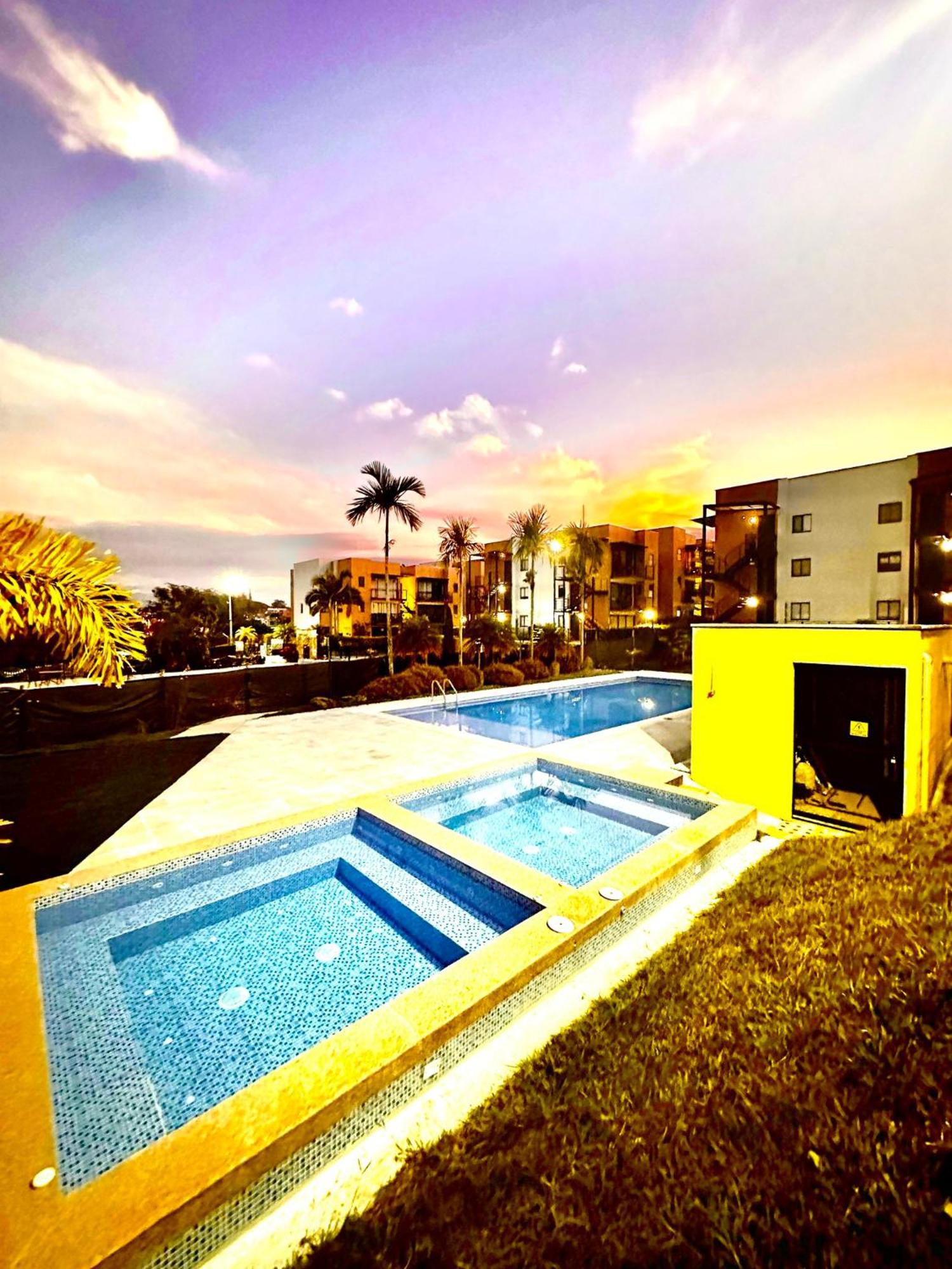 Apartamento Privado Vacacional A 5M Del Aeropuerto, 20 Minutos Del Parque Del Cafe Y Centro De Armenia Con 4 Piscinas, 3 Jacuzzi, Sauna By Molca Xperiences 3H Eksteriør billede